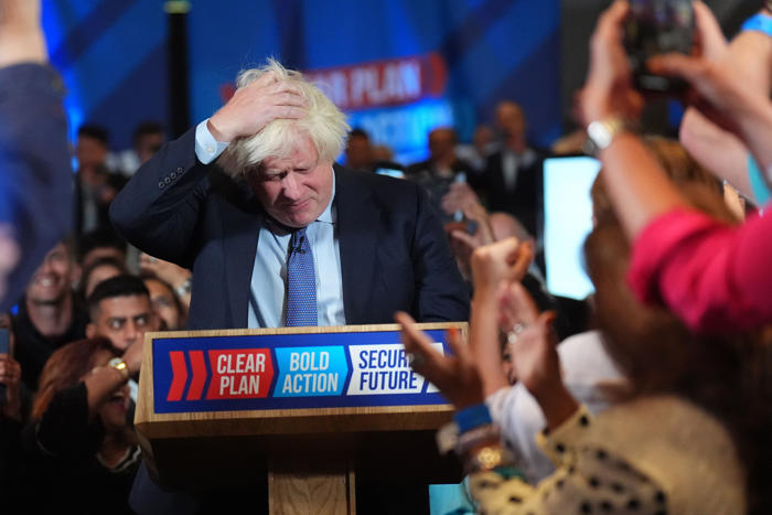 tories accused of ‘desperate new low’ as boris johnson returns at 11th hour to save sunak campaign