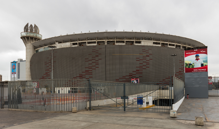 chilena critica infraestructura del estadio nacional de perú y asegura que perjudica a lima: 