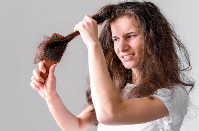 el poderoso método casero de un solo ingrediente para eliminar el frizz del cabello en poco tiempo
