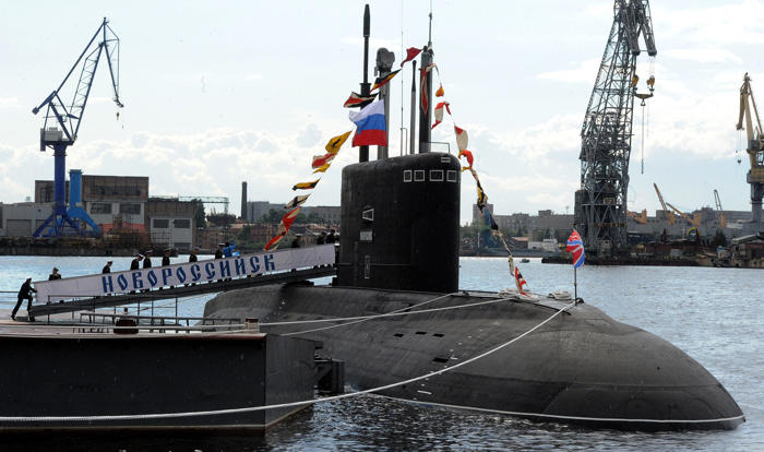 microsoft, russian submarines fought a torpedo duel in waters surrounded by nato allies