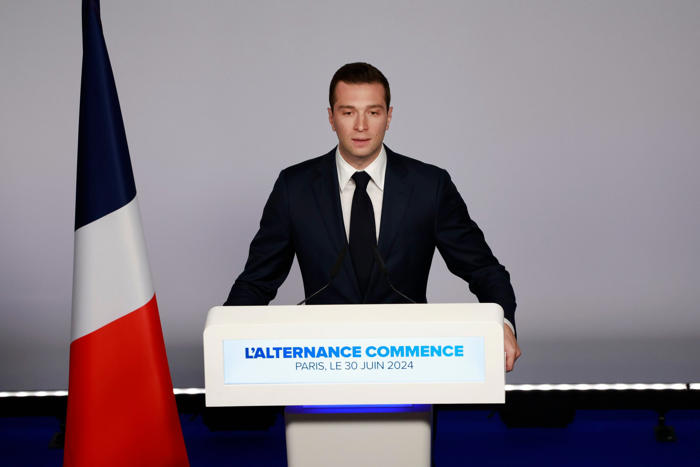 french candidates make hurried deals in bid to stop far-right national rally from leading government