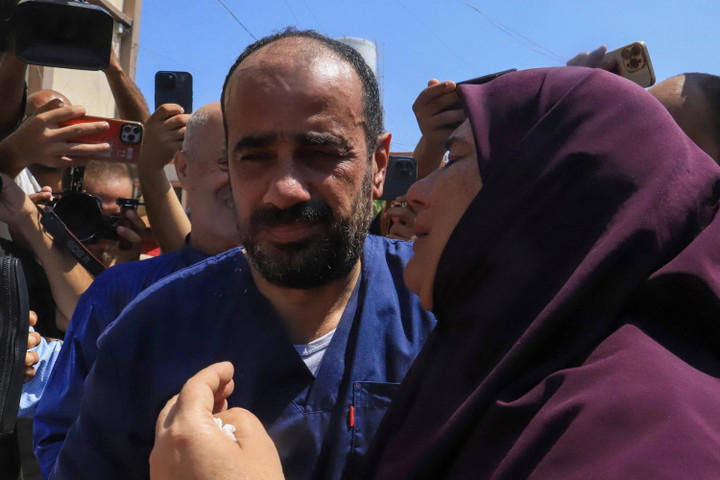 kesaksian horor dokter gaza yang ditahan israel: kelamin kami dipukul