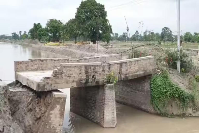 Another bridge collapsed in Vaishali district of Bihar.(Representative Image: Screengrab/X)