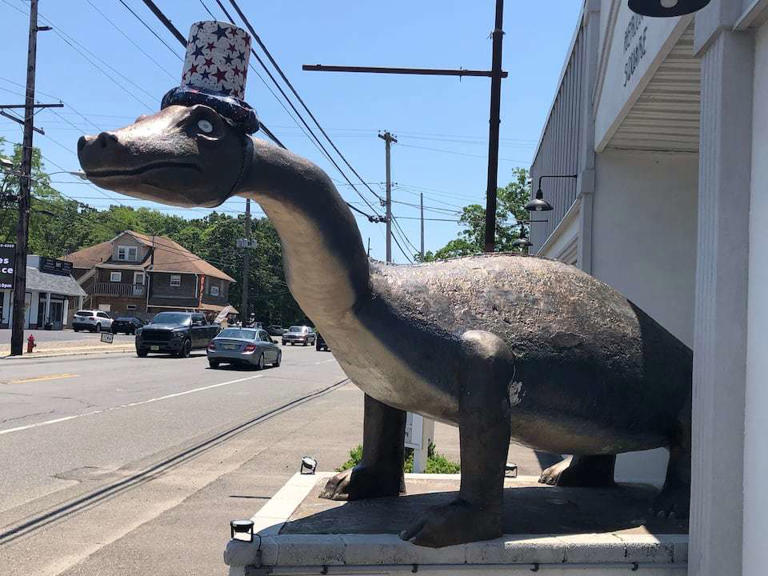 The Bayville Dinosaur on Route 9. The only good thing on Route 9.