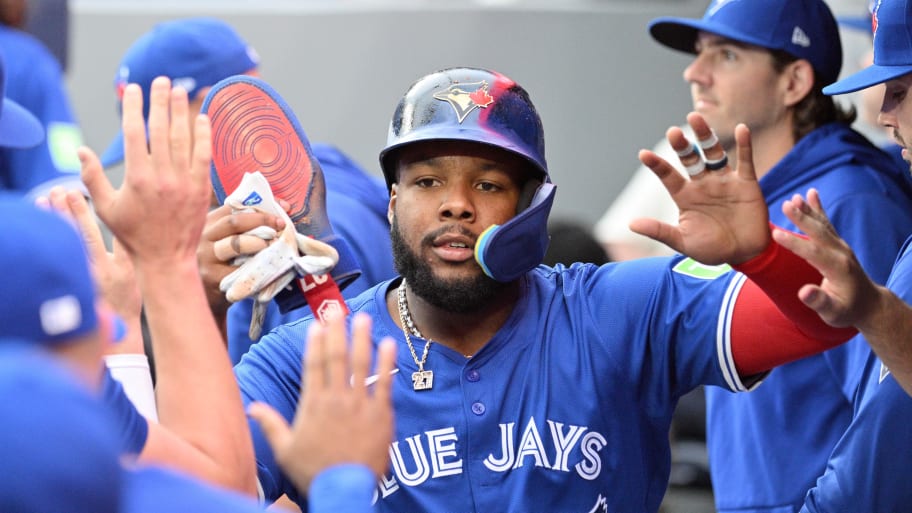 Blue Jays Superstar Slugger Surprisingly Fits With Yankees In Stunner