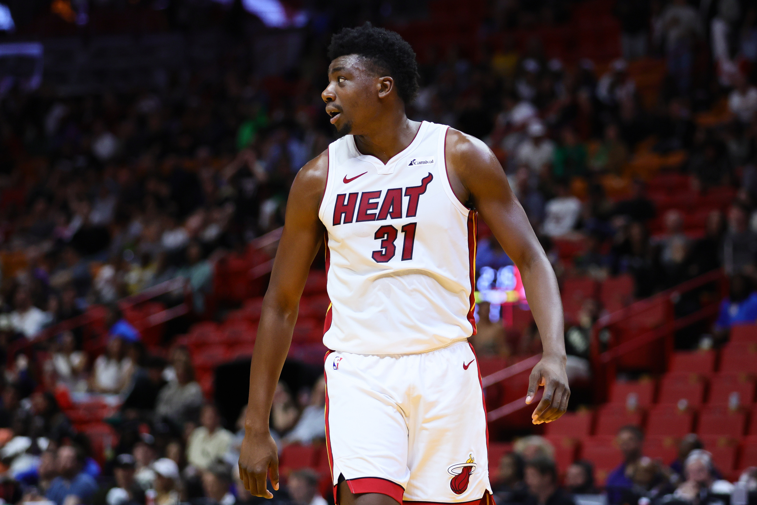 Heat To Re-sign Thomas Bryant