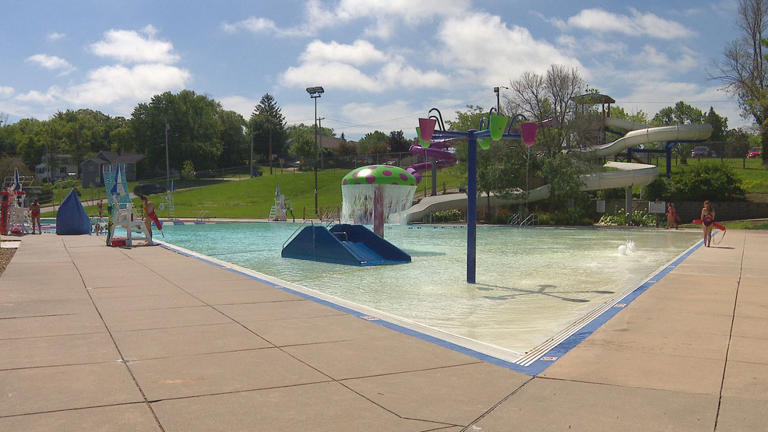 Kaukauna celebrates a splashy Fourth with revamped aquatic center