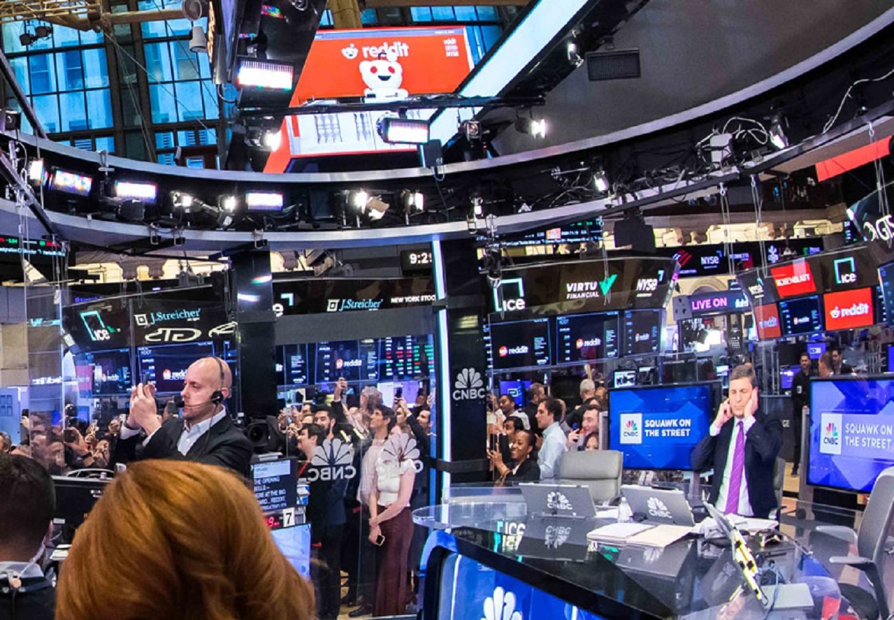 Wall Street Naik, S&P 500 dan Nasdaq Pecahkan Rekor Baru