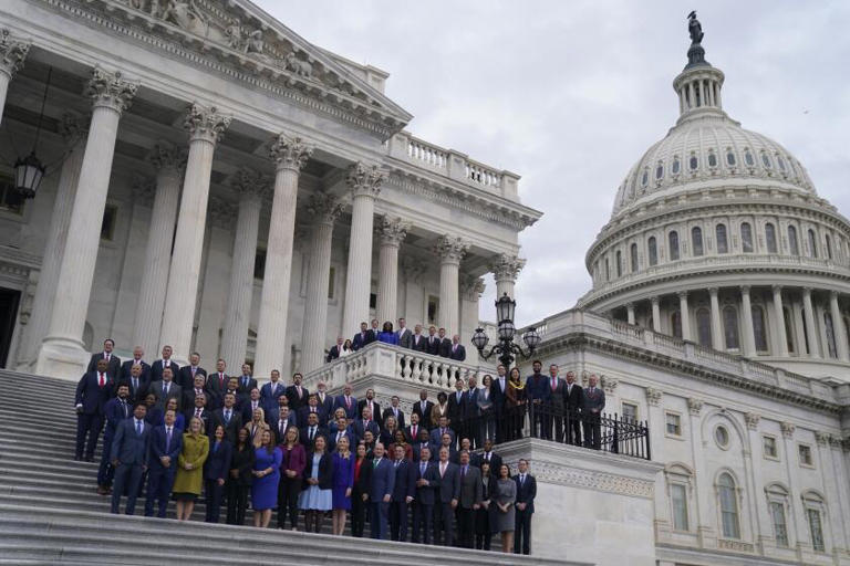Newly elected members of Congress gather for a class photo on the steps of the Capitol on Nov. 15, 2022. ((Kent Nishimura / Los Angeles Times))