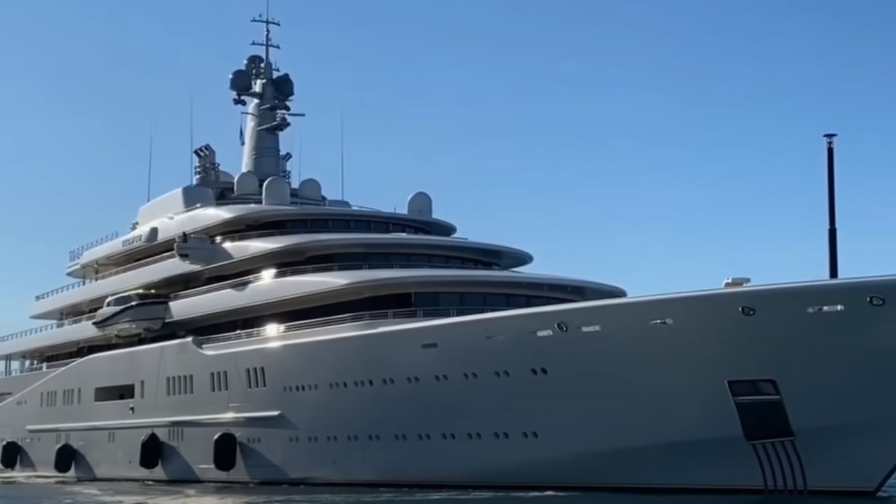 <p>This yacht is a triple threat. It wins the awards for price tag, style, and protectiveness. Yes, you heard that right. This yacht doubles down as a warship.</p>