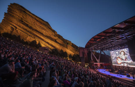 ​​​​​​​UFO Spotted Over Colorado Concert<br><br>