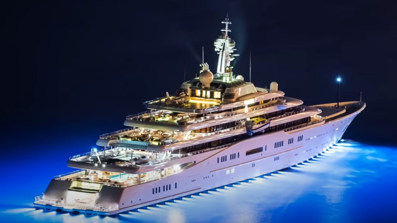 <p>The Eclipse has 11 cabins that can comfortably accommodate 22 guests and is home to 70 permanent crew members. So the owner of this beauty doesn't have a care in the world.</p>