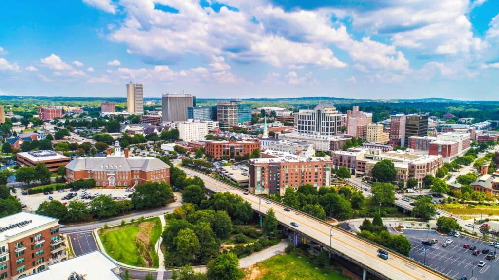 <p>In Greenville, to get familiar with the people around you, there’s easy access to multiple community events and volunteer opportunities. Here, you also get to live in green neighborhoods, have access to a walkable downtown, and feel secure among the many families that have grown to love the city.</p>