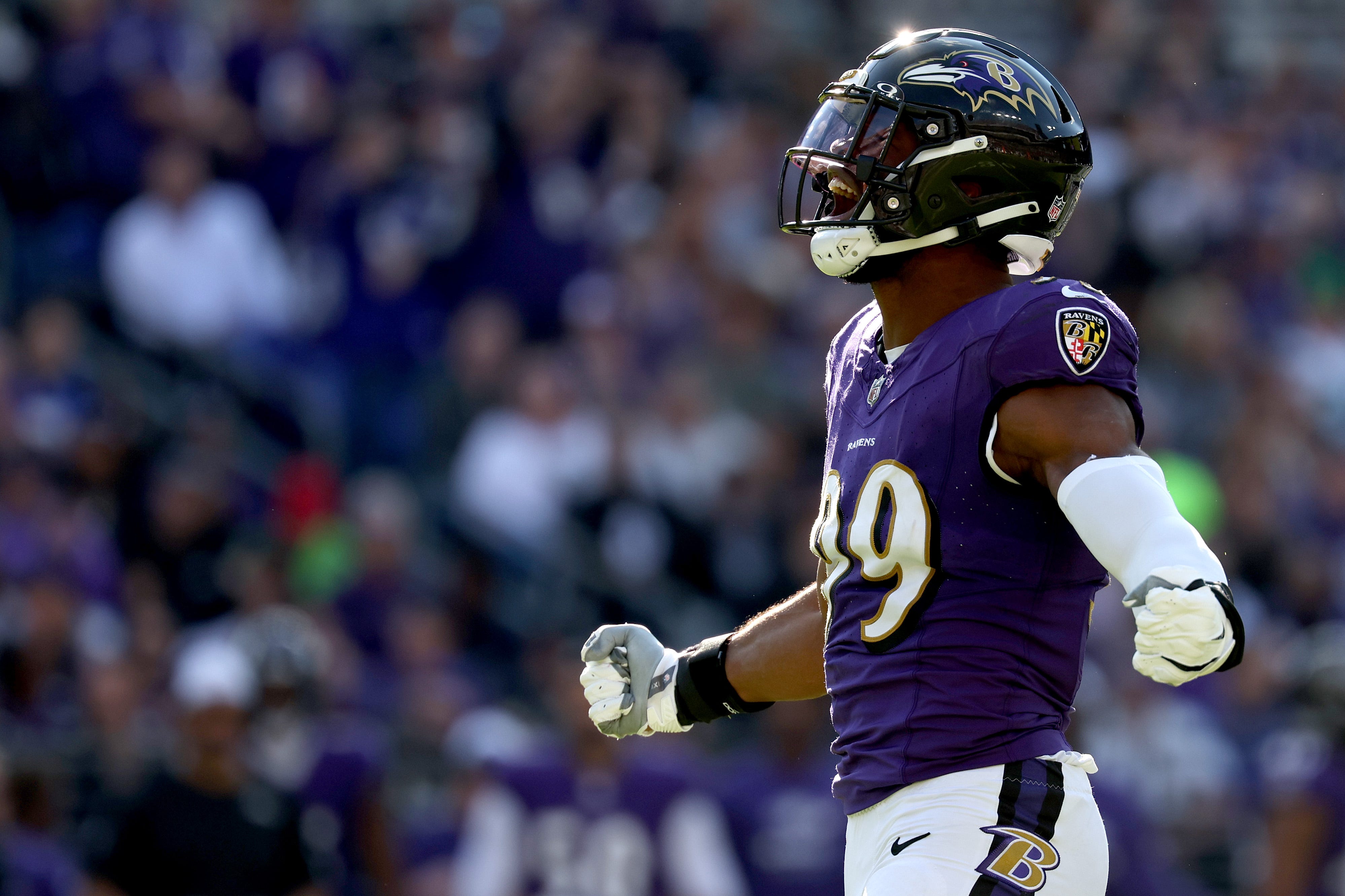 Ravens LB Kyle Van Noy Perfectly Describes Odafe Oweh: 'He's A Specimen'