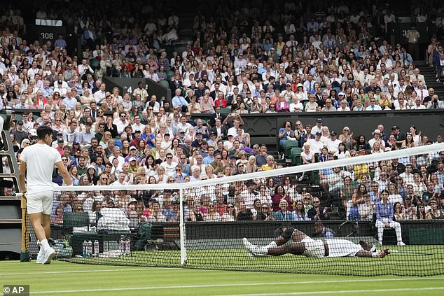 Defending Champion Carlos Alcaraz Survives A HUGE Scare At Wimbledon As ...