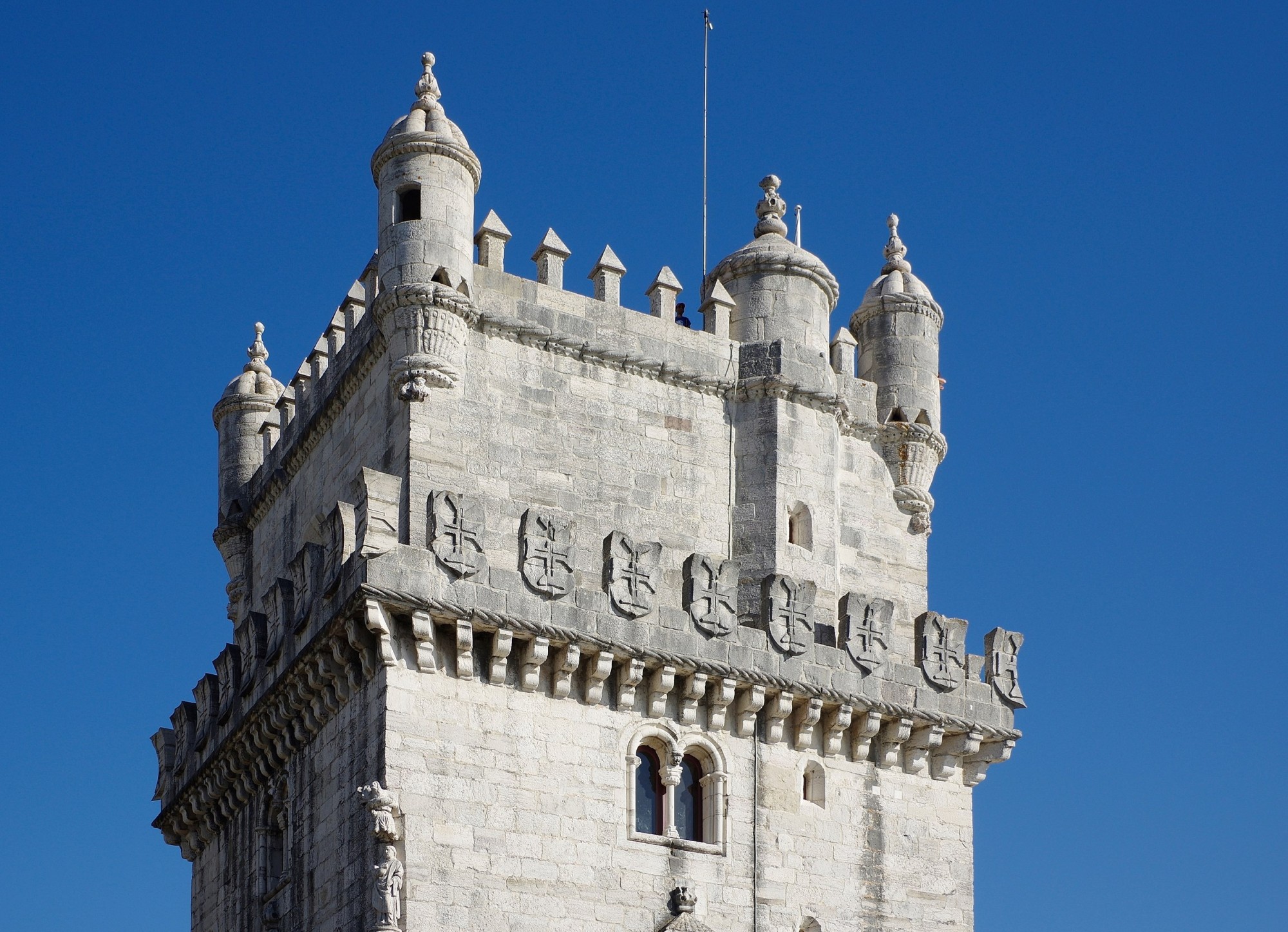 Built with cream-colored lioz limestone, the 100-foot-tall fortress has survived numerous restorations and the disastrous earthquake of 1755. It remains an example of Portugal's maritime history and architectural ingenuity.