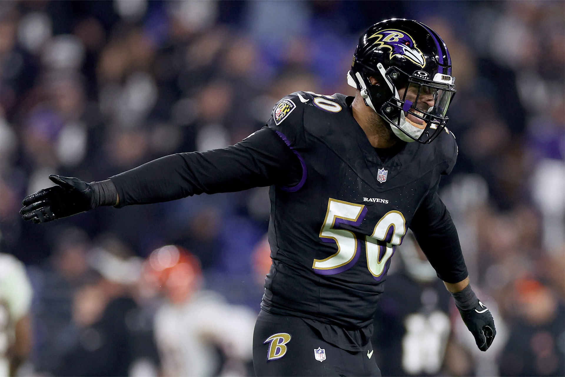 Ravens LB Kyle Van Noy Perfectly Describes Odafe Oweh: 'He's A Specimen'