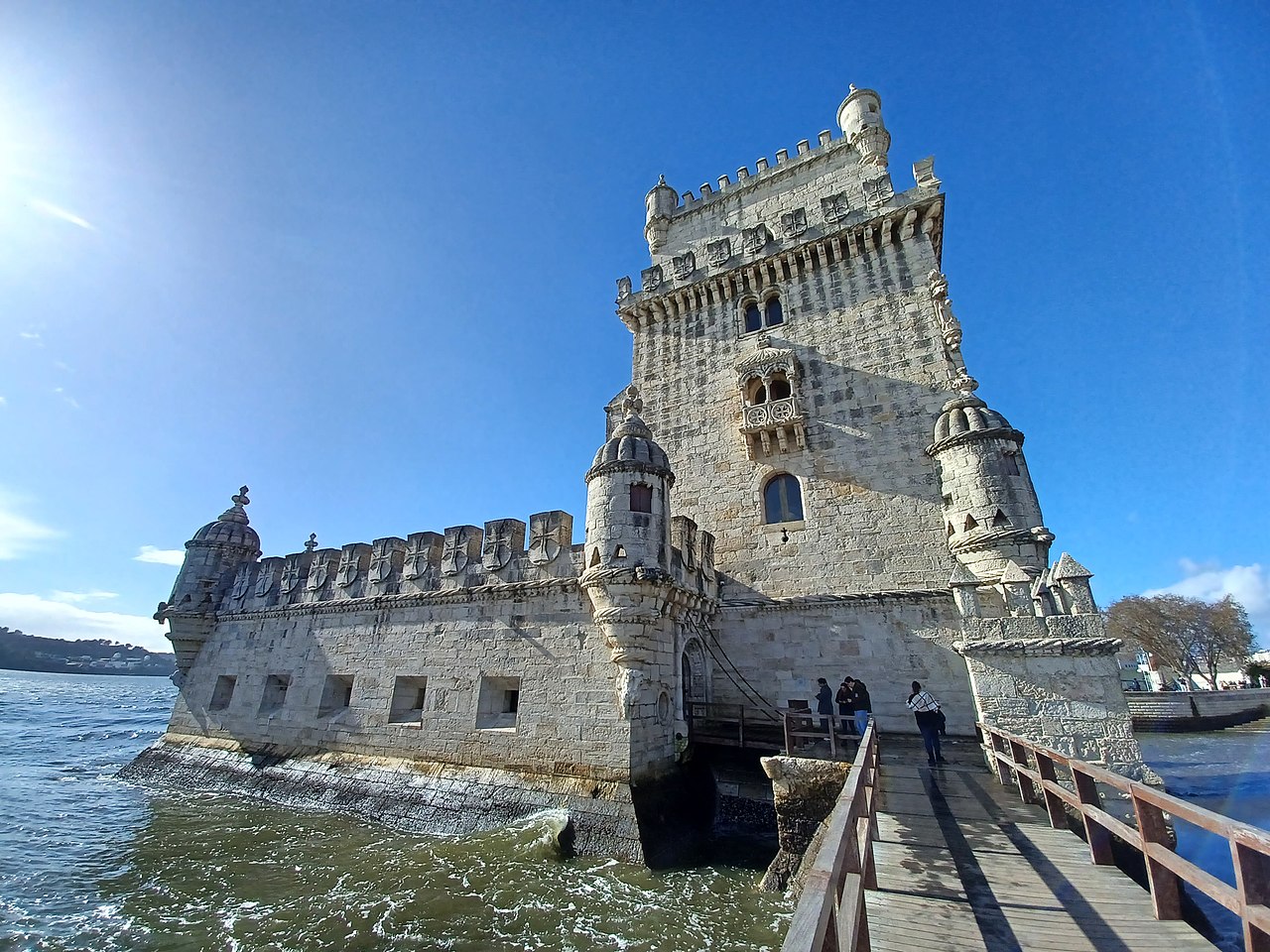 Designed by military architect Francisco de Arruda, the tower served as a fortress and ceremonial gateway to Lisbon. With its strategic two-floor firing positions and intricate decorations, it marked a milestone in military architecture.