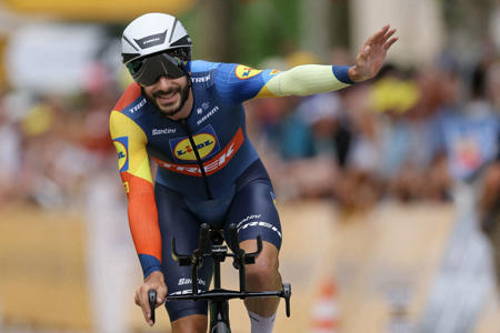 UCI fines Julien Bernard for stopping on home roads to kiss wife, wave to fans on 