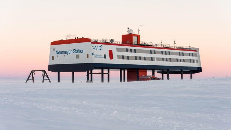 Neumayer-Station III is een afgelegen poolbasis op Antarctica.