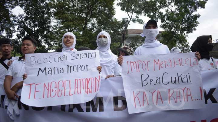 Dampak Banjir Barang Impor, Industri Tekstil Makin Terpuruk