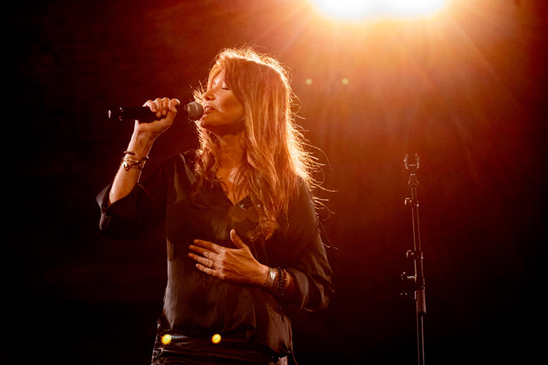 Carla Bruni seduce Spoleto, 'finalmente canto in Italia'