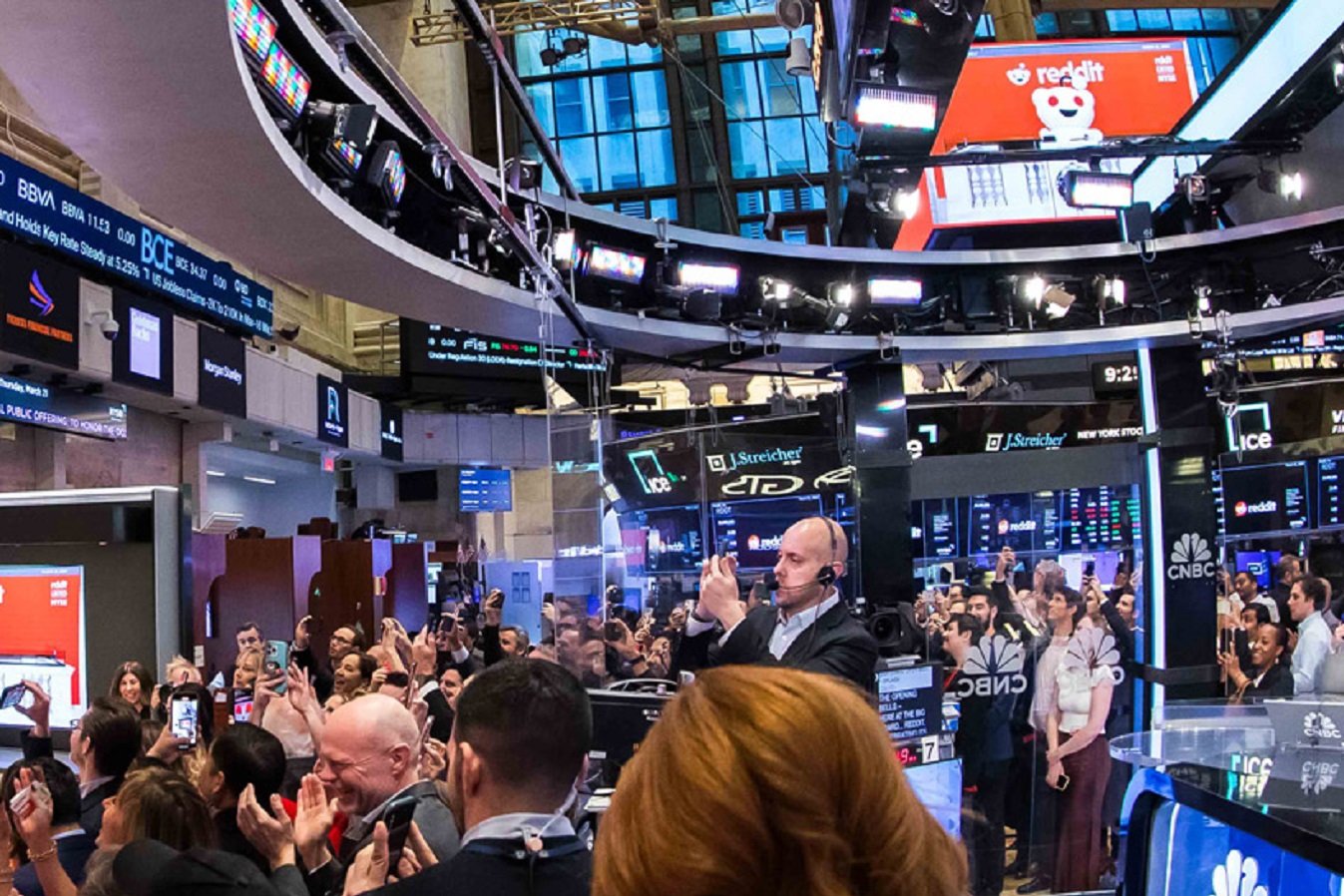 Inflasi AS Lebih Tinggi dari Perkiraan, S&P dan Dow Jones Ditutup Melemah