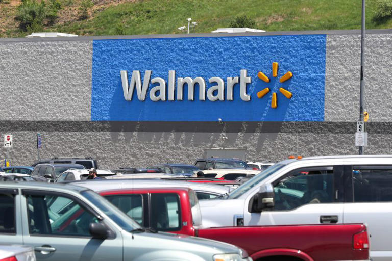 Walmart facing classaction lawsuit over ‘deceptive and unfair pricing practices’
