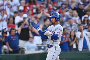 Francisco Lindor’s 9th-inning Single Lifts Mets To Wild 3-2 Win Over ...