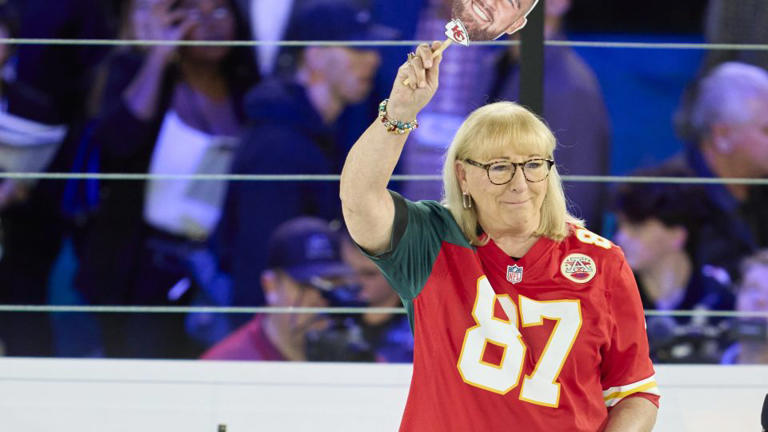 Donna Kelce joins the cast of Hallmark's 'Holiday Touchdown: A Chiefs Love  Story'