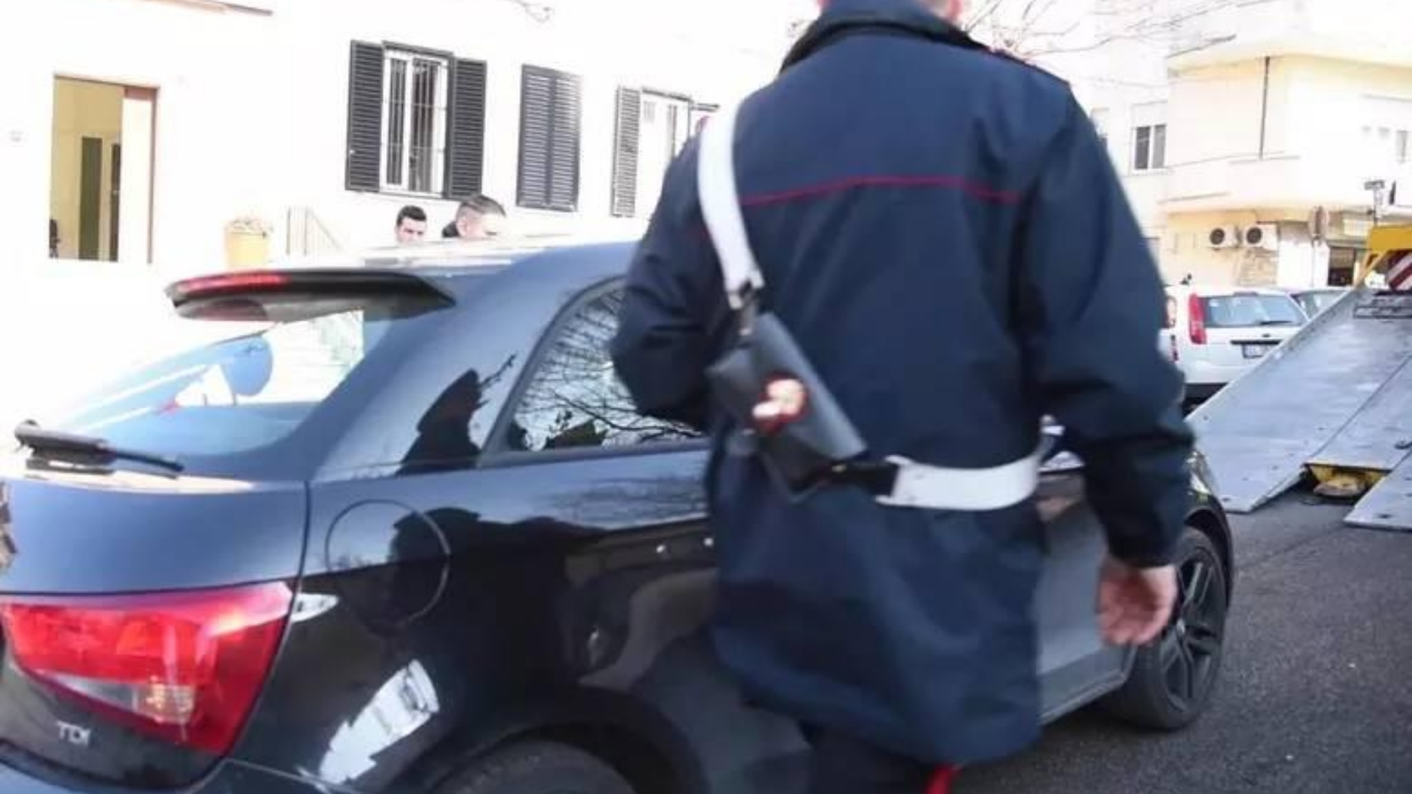 Una donna di 58 anni travolta e uccisa da un'auto pirata nel Teramano