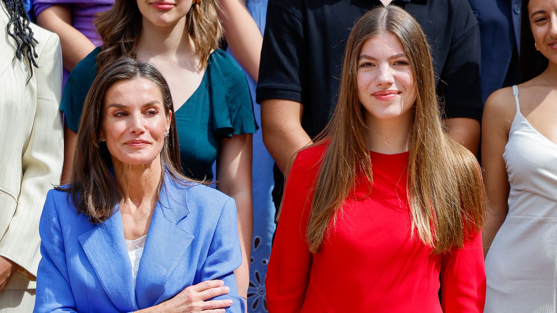 La Infanta Sofía Apuesta Todo Al Rojo Con Un Vestido Asimétrico Y ...