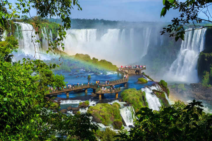 Vista das Cataratas do Iguaçu, uma das atrações de Foz do Iguaçu