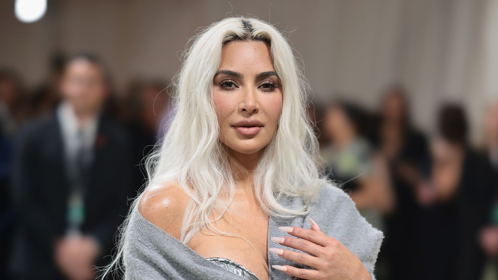 Kim Kardashian Reveals 'desperate' Measures To Tackle Psoriasis After ...