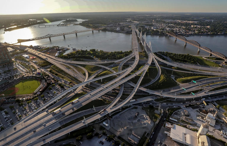 Kentucky, Southern Indiana search for new toll provider. More on ...
