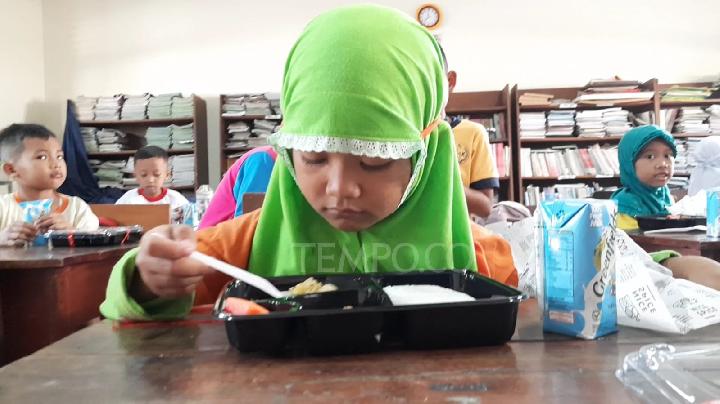 Uji Coba Makan Bergizi Gratis Di Solo Dimulai Hari Ini, Ada 2 Menu Yang ...