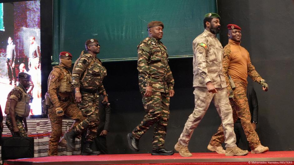 Мали, Нигер и Буркина-Фасо во главе с лидерами военной хунты Ассими Гойтой, Абдурахамане Тиани и Ибрагимом Траоре соответственно сформировали свой собственный Альянс государств Сахеля