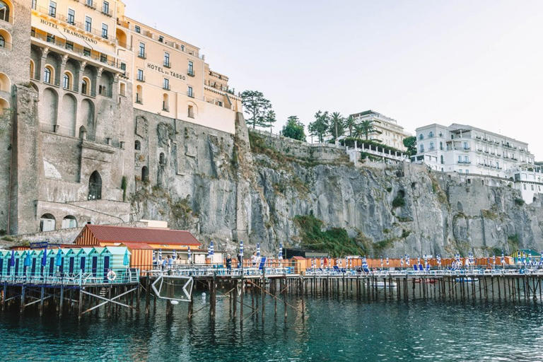 is-naples-italy-worth-visiting-top-reasons-to-visit