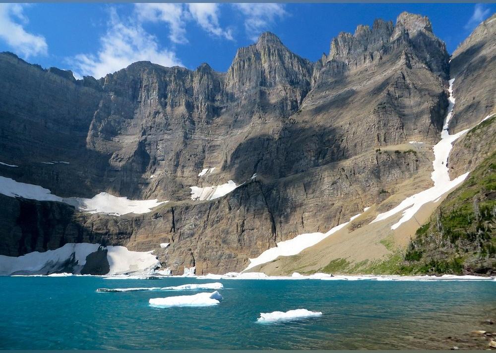 <p>- Rating: 5/5 (481 reviews)<br>- <a href="https://www.tripadvisor.com/Attraction_Review-g143026-d146572-Reviews-Iceberg_Lake_Trail-Glacier_National_Park_Montana.html">Read more on Tripadvisor</a></p>