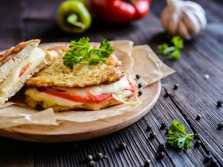 Low-Carb-Panini mit Mozzarella und Tomate: Low Carb und lecker!