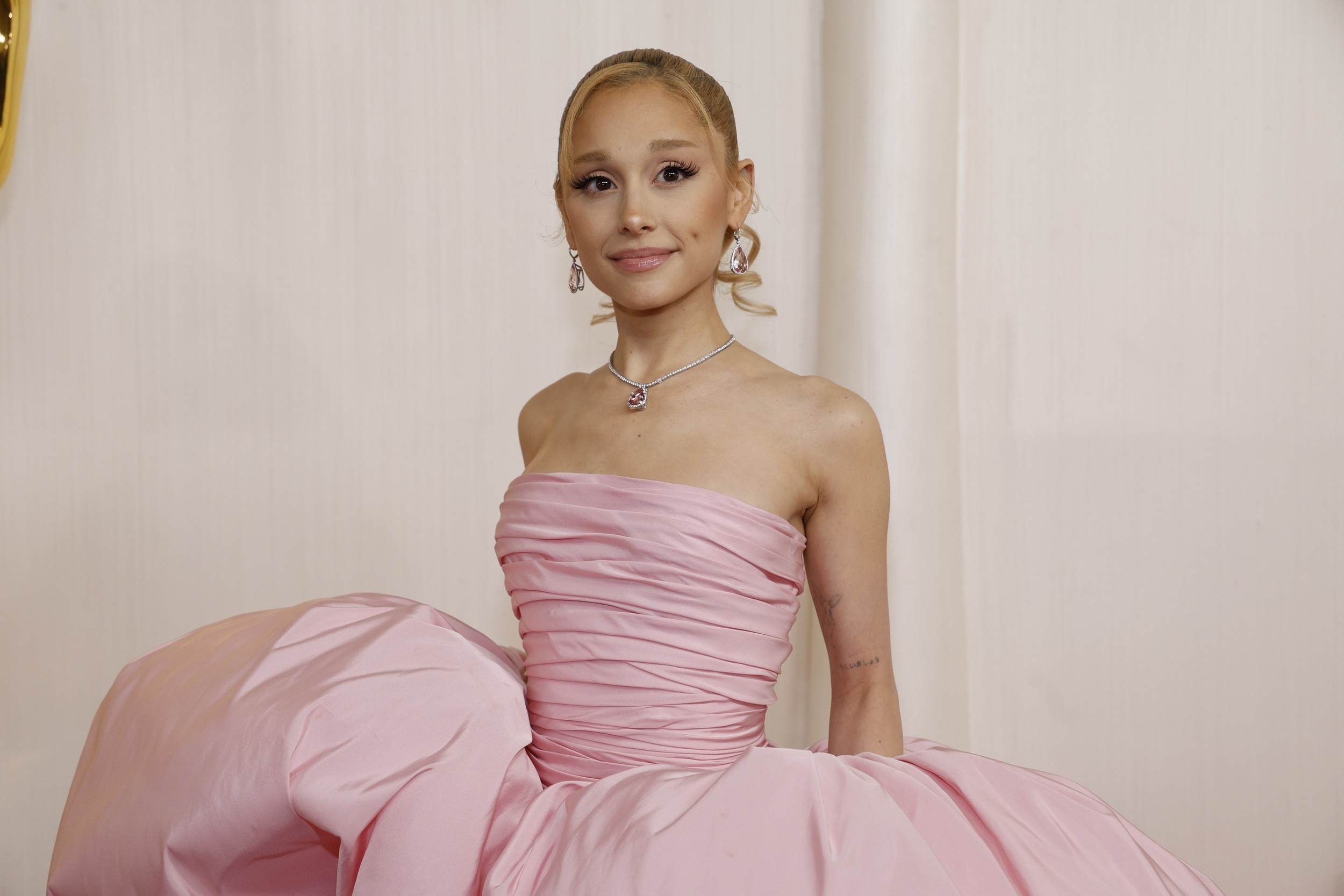 <p>We already knew Ariana Grande was a great singer from her two albums before <em>Dangerous Woman</em>. However, she put something different in this one. The title track is something different, with powerful lyrics most of us can relate to — and the bridge is built for a group sing-along.</p><p><a href='https://www.msn.com/en-us/community/channel/vid-cj9pqbr0vn9in2b6ddcd8sfgpfq6x6utp44fssrv6mc2gtybw0us'>Follow us on MSN to see more of our exclusive entertainment content.</a></p>