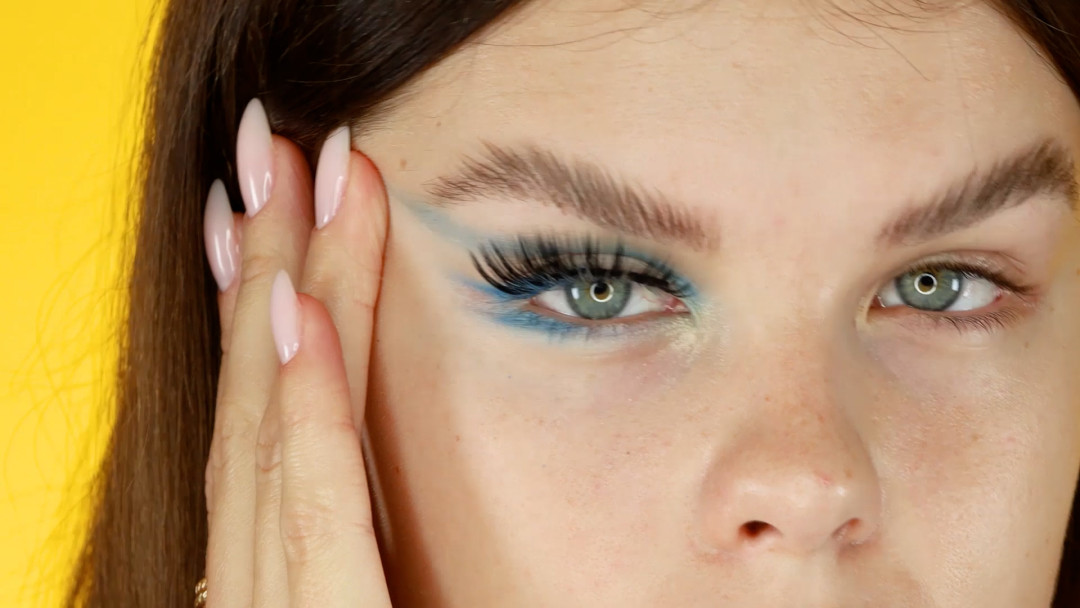 Chic Makeup Hacks: Elevate Your Look With Effortless Techniques