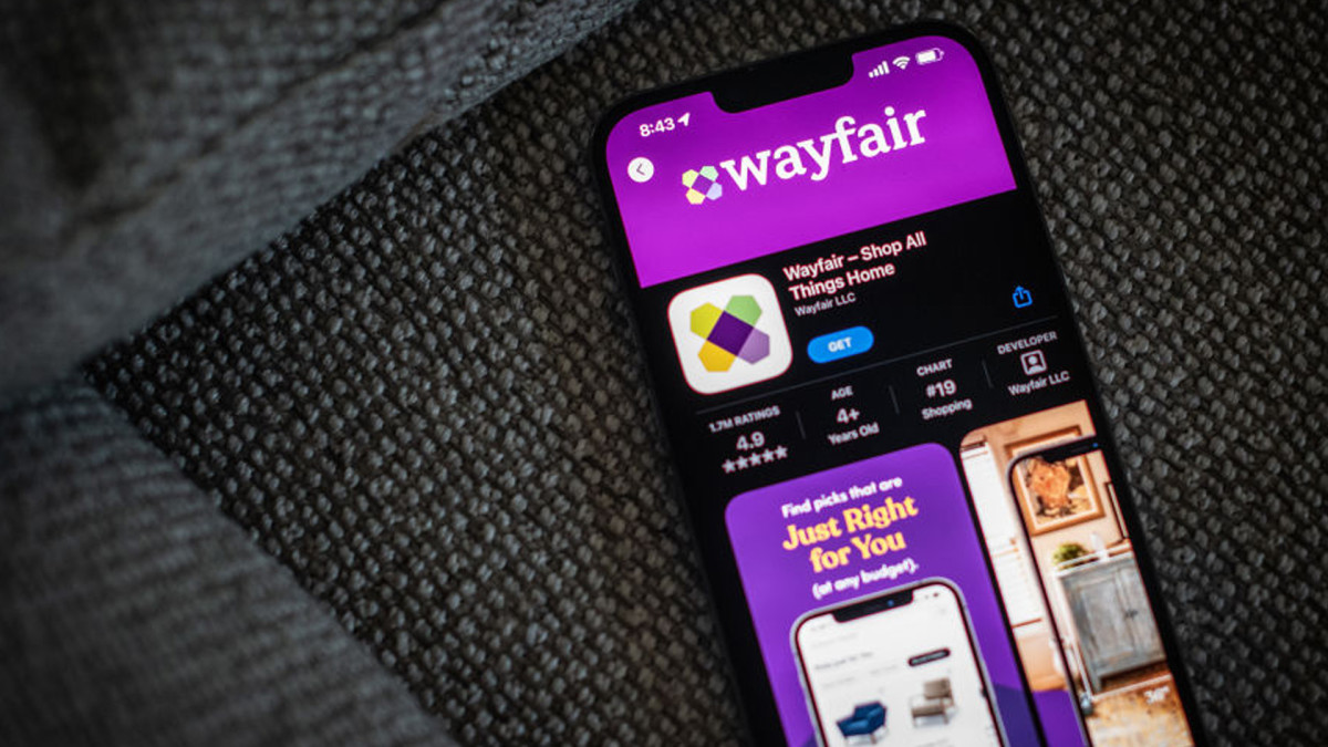 Wayfair Has a 'Sturdy' $100 Coat and Shoe Rack for Just $33 During Its ...