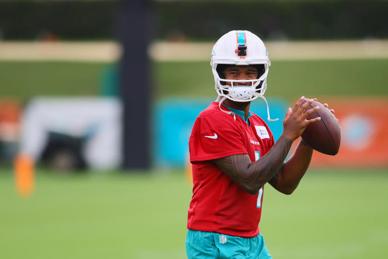 Tua Tagovailoa getting historic contract extension from Dolphins