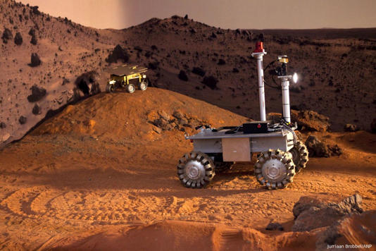 Spectaculaire ontdekking: Marsrover stuit op levenstekens op 'meest raadselachtige, complexe en belangrijke rots'