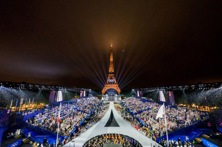 Suasana pembukaan Olimpiade Paris 2024 di Paris, Prancis, Sabtu (27/7/2024). Foto: FRANCOIS-XAVIER MARIT/Pool via REUTERS