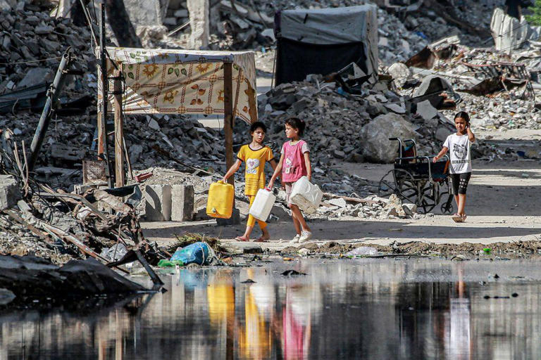 Há pouca água potável em Gaza, já que muito das águas estão contaminadas