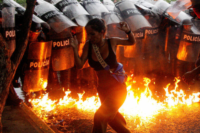 <strong>Casi</strong> 750 <strong>detenidos</strong> <strong>durante</strong> <strong>protestas</strong> <strong>opositoras</strong> | <strong>Fiscalía</strong> de <strong>Venezuela</strong>