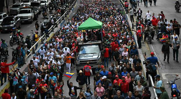 Venezuela nel caos, feroce repressione dopo il voto: almeno 11 morti e 700 arresti. Rotte le relazioni con il Perù