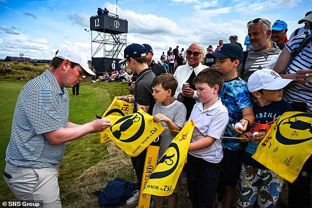 Fans had come out in their numbers, hoping to get a glimpse of star names like Bob MacIntyre